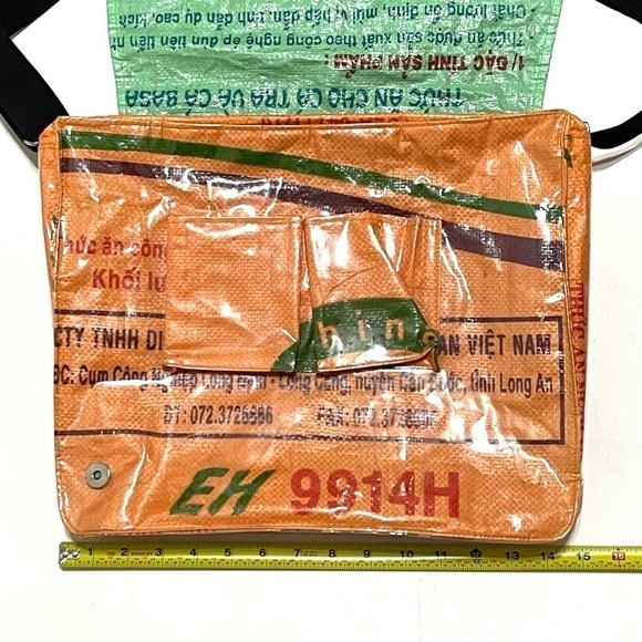 Elephant Emporium Recycled Deluxe Extra Large Messenger Bag - Picture 14 of 15